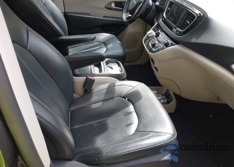 2019 Chrysler Pacifica Touring L z USA, uszkodzony, nr VIN 2C4RC1BG9KR531527